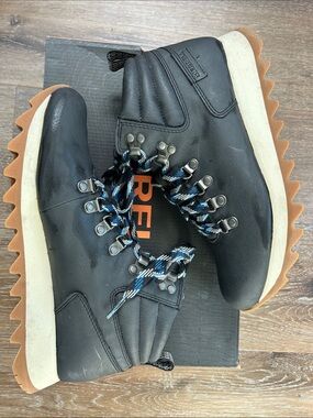 Women's Black Winter Merrill Hiking Boots with Chunky Gum Sole